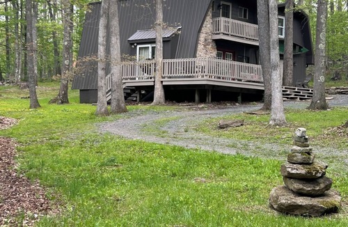 McHenry Cabin | Charming Cabin Only Minutes Away from all the attractions in Deep Creek Lake, MD