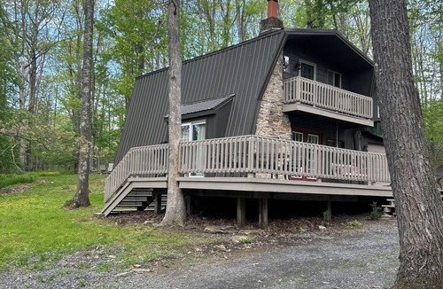 McHenry Cabin | Charming Cabin Only Minutes Away from all the attractions in Deep Creek Lake, MD