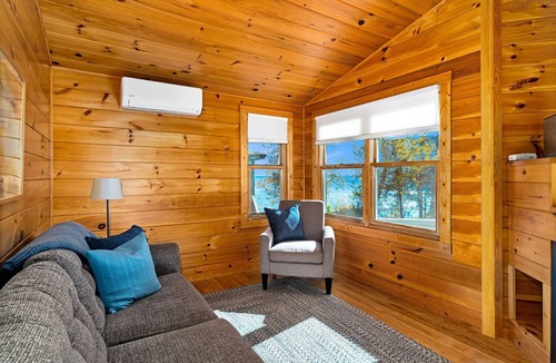 Two Harbors Cabin | Charming cabin only feet from Lake Superior