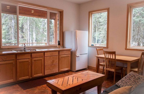 Cooper Landing House | Charming Cabin Rental Surrounded by Chugach National Forest, Alaska