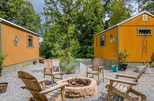 Sylva Cabin | Charming Cabin Retreat On Tuckasegee River Near Sylva North Carolina
