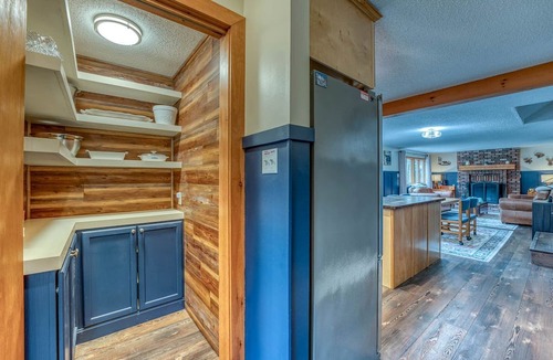 North Woodstock Cabin | Charming Cabin with Games Room in North Woodstock, New Hampshire, Ideal for Relaxing Getaways in Nature