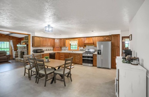 Cherry Tree Cabin | Charming Cabin w/Hot Tub, Pool Table, and Fishing