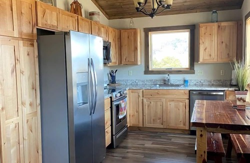 Virginia City Ranches Cabin | Charming Cabin with Mountain Views Near Madison River in Ennis, Montana