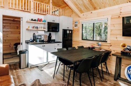 Campton House | Charming Cabin with Private Hot Tub Near Red River Gorge in Campton, Kentucky