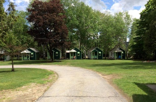 Schroon Lake Cabin | Charming Camping Cabin Rental with Kitchen near Lake George, New York
