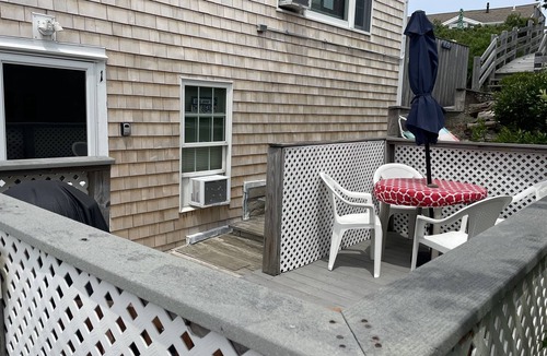 East Sandwich Condo | Charming Cape Condo Steps to Private Beach
