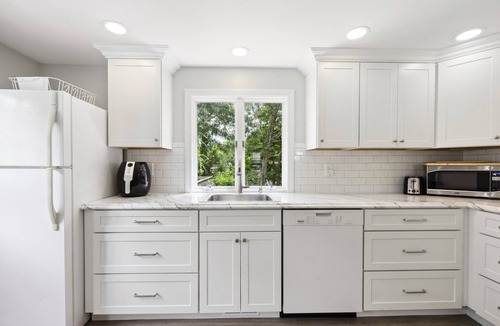 Hyannis House | Charming Cape 🌞 With Beach Pass Included, Close to Beaches and Downtown