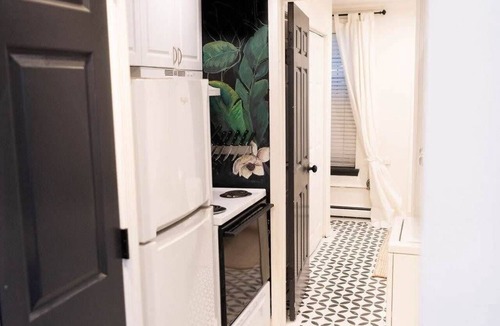 Stanton Park Apartment | Charming Capitol Hill 1BR | Walk to Capitol+Patio