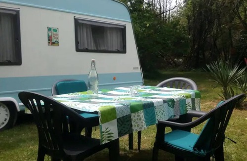 Marray House | CHARMING CARAVAN IN "SIXTIES" MODE