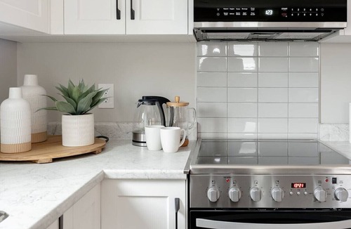 Saanich Apartment | Charming Carriage Home