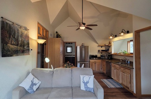 Lyons Apartment | Charming Carriage House in the heart of Lyons, Colorado