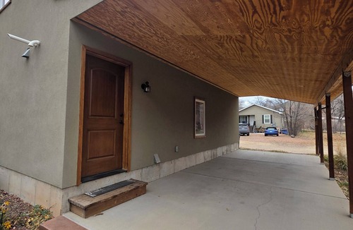 Lyons Apartment | Charming Carriage House in the heart of Lyons, Colorado