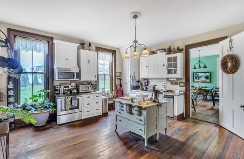Glasgow Cottage | Charming Carroll Cottage in Historic Downtown Glasgow, KY
