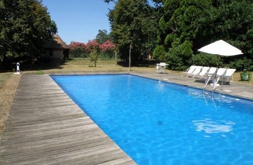 Laurede Apartment | Charming castle for 6–14 people, 40€ per night per person, minimum 6-day stay.
