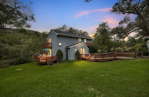 Hobart House | Charming Catskill Mountain Retreat 3 Bedroom Home