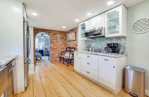 Cavendish Cottage | Charming Cavendish Cottage: All-Season Retreat for fun and relaxation!n