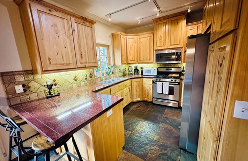 Central Davis House | Charming & Central 2200 sq. feet house in Davis walking distance to everywhere