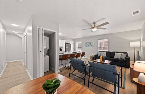 University Circle Apartment | Charming & Central | 3 Bedroom | CLE Clinic
