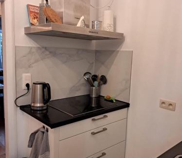 Jacht Apartment | Charming Central Apartment with Private Garden