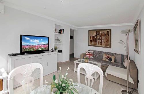 Marbella Seafront Promenade Apartment | Charming Central Apt in Marbella