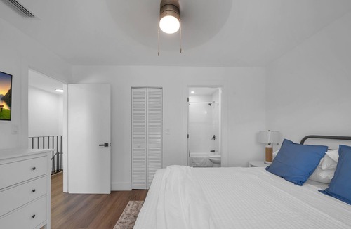 Coral Gables Section House | Charming Central Coral Gables Home