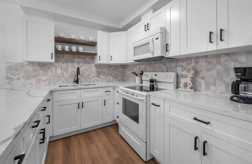 Coral Gables Section House | Charming Central Coral Gables Home
