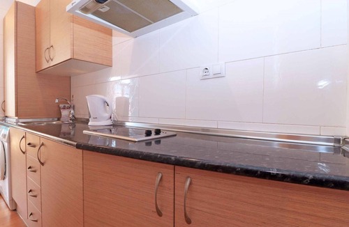 Lagunillas Apartment | Charming Central Studio in Historic Malaga, 15 Min Walk to Malagueta Beach