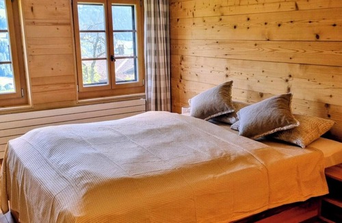 Latterbach Cabin | Charming 2-bedroom Lodge in serene Simmental in Bernese Oberland, Switzerland