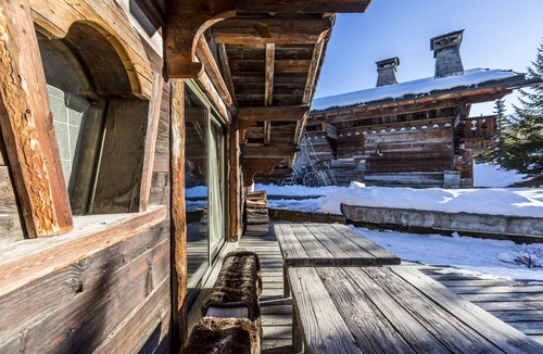 Courchevel Villa | Charming Chalet | 5 Bedrooms | Chalet Axel | Open Fire & Champagne on Arrival