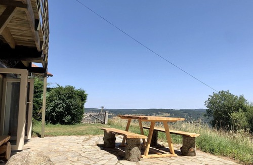 Saint-Antheme Ski Chalet | Charming chalet in the Forez mountains