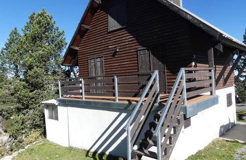 Arette Ski Chalet | Charming chalet sleeps 10, at the foot of the pistes (Pierre St Martin)