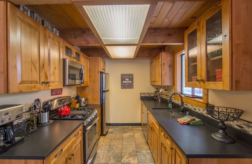 Truckee Cabin | Charming Chalet-Style Cabin in Northstar - Holiday Retreat