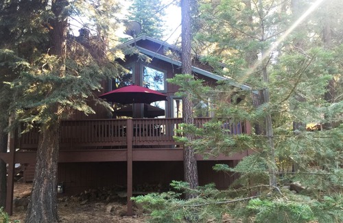 Truckee Cabin | Charming Chalet-Style Cabin in Northstar - Holiday Retreat