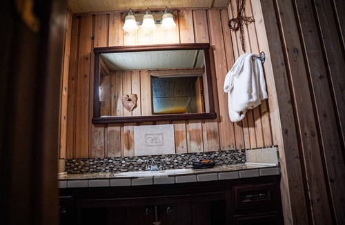 Pine Mountain Cabin | Charming chalet that is perfect for your family get away!