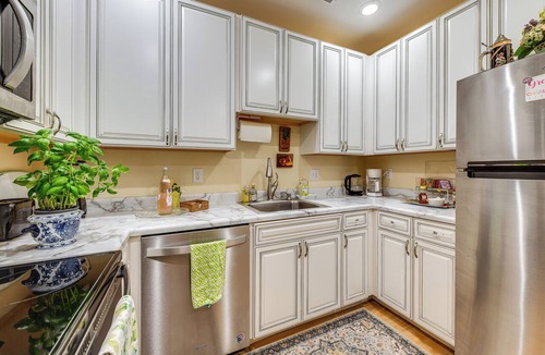 Charlottesville Cottage | Charming Charlottesville Apt w/Outdoor Space!