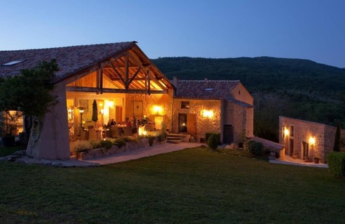 Bugarach House | Charming Chateau 7-bedroom- 16 people- with Heated indoor pool & SPA