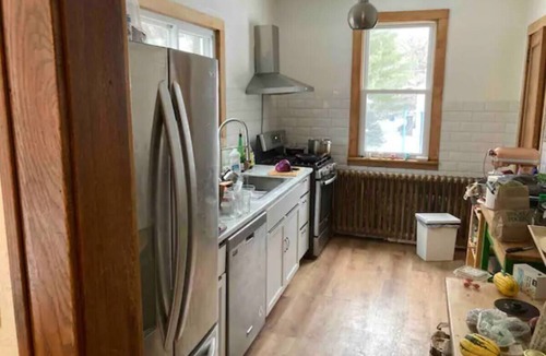 Macalester - Groveland Apartment | Charming Chef’s Home – Main Level Retreat steps from Macalester/Grand Ave