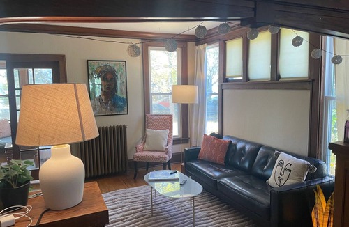 Macalester - Groveland Apartment | Charming Chef’s Home – Main Level Retreat steps from Macalester/Grand Ave
