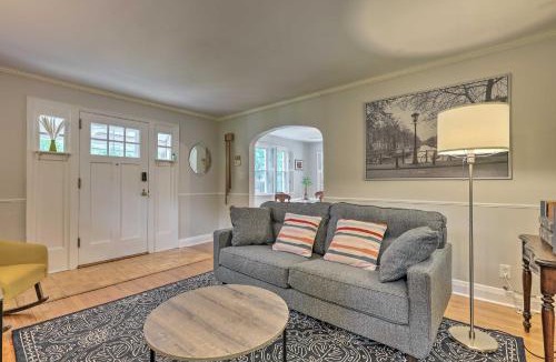 Roselawn Finance House | Charming Cincinnati Home Less Than 10 Mi to Downtown!