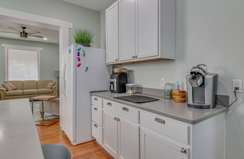 Winton Hills House | Charming Cincinnati Home w/Yard: 8 Mi to Downtown