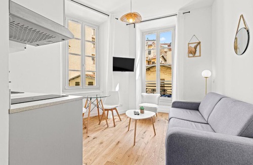 Carabacel Apartment | Charming City Center Studio 302