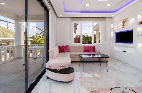 Lara Villa | Charming Classic Villa in Muratpasa