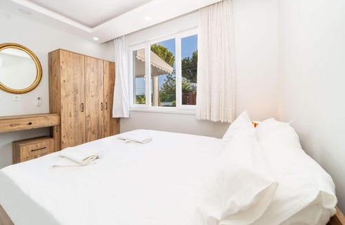 Lara Villa | Charming Classic Villa in Muratpasa