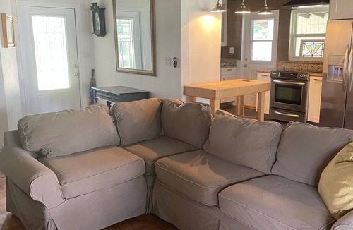 Orlando House | Charming Clean Home near East End Market Large fenced yard