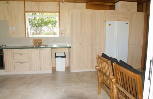 Matapouri House | Charming clifftop bach in Woolleys Bay