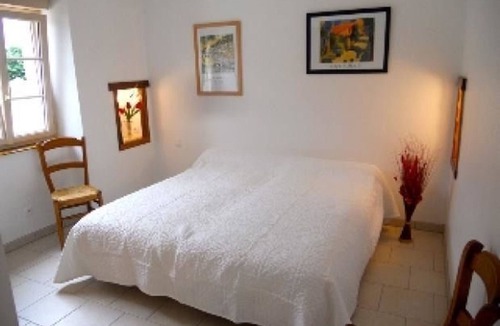 Epineu-le-Chevreuil Cottage | Charming Countryside Cottage: Nature Trails, Equestrian Center & Close to Amenities