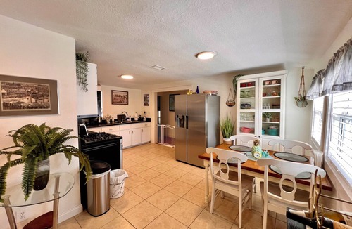 Edgewater House | Charming Coastal Getaway Near Beach, Dining & Nature!