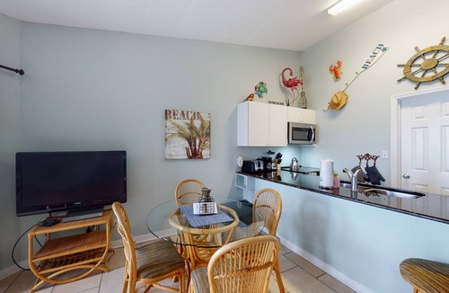 Miramar Beach Condo | Charming, Coastal Getaway w/a Private Balcony - Short Drive to Dining