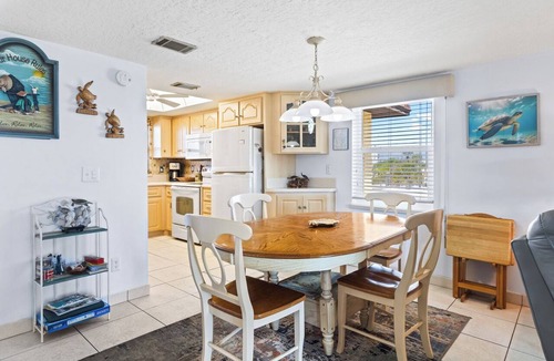 Avon By The Sea Condo | Charming Cocoa Beach Condo w/Private Balcony, Heated Pool, Putting Green, & BBQ Grill! ☀️🌴